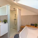Summer Apartment *