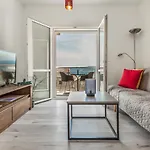 Summer Apartment Bol
